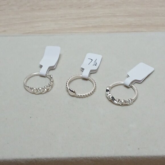 NWOT Set of 3 Fashion Jewelry Silver/White Tone Slim Womens Rings Size 7 1/2 #3 - Picture 8 of 10